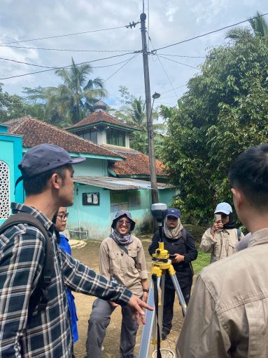 Pengenalan Peralatan Pengambilan Foto Udara di Kalisari, Magelang Pengenalan Peralatan Pengambilan Foto Udara di Kalisari, Magelang